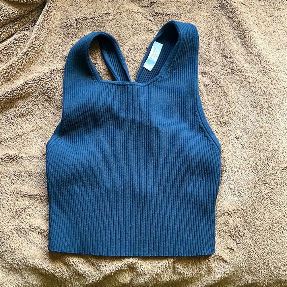 Everlane black crop top. Heavyweight material barely worn